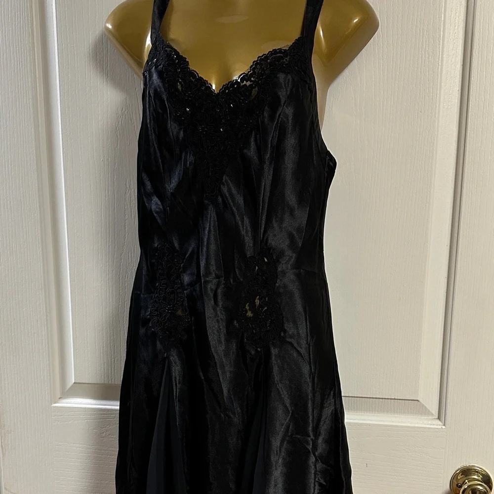 Vintage Victoria's Secret Elegant Black Lace Chemise